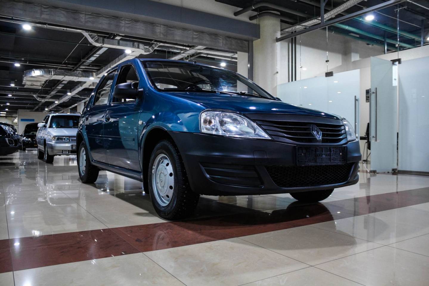 Купить Logan с пробегом